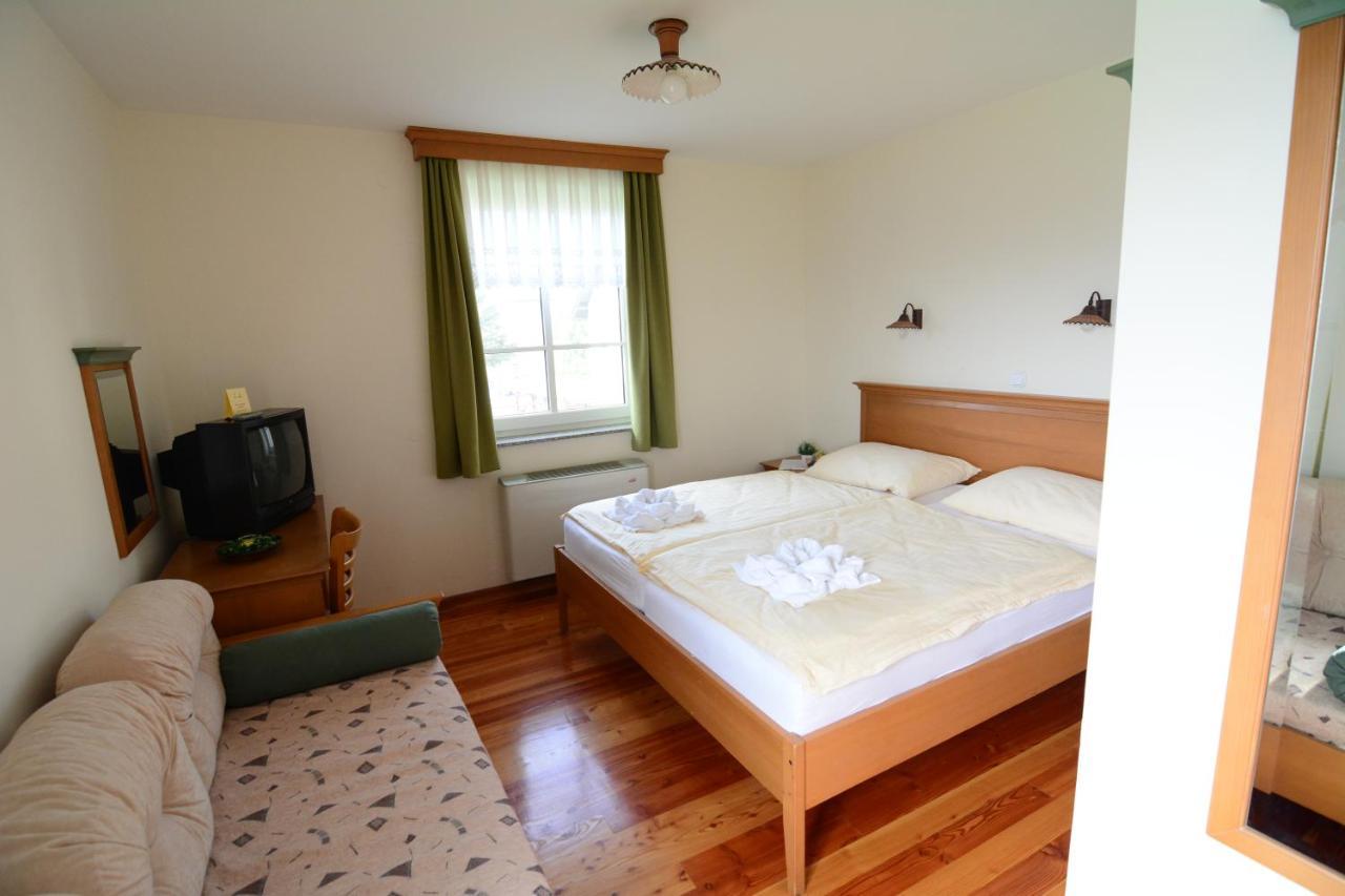 Gostisce Vinski Hram Hotel Ivanjkovci Ngoại thất bức ảnh