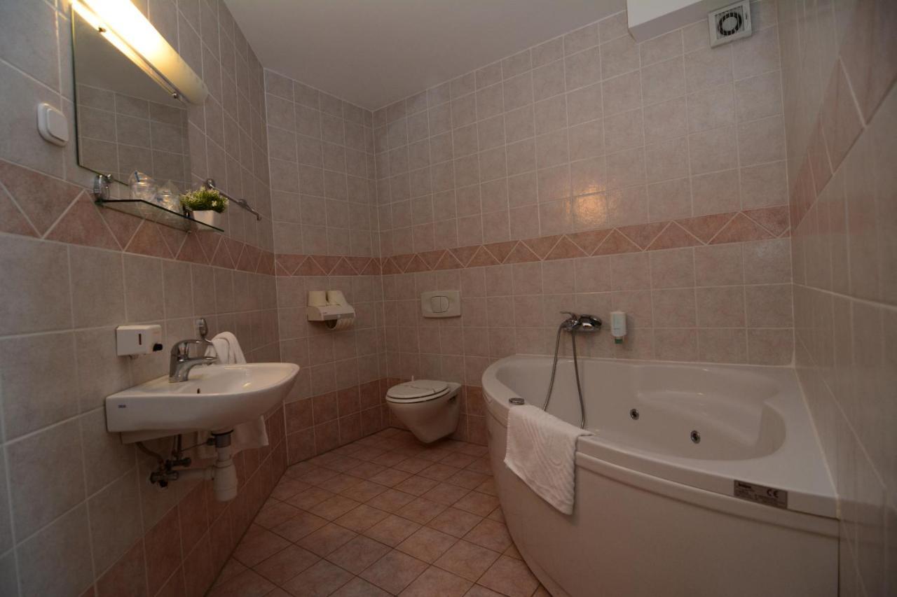 Gostisce Vinski Hram Hotel Ivanjkovci Ngoại thất bức ảnh